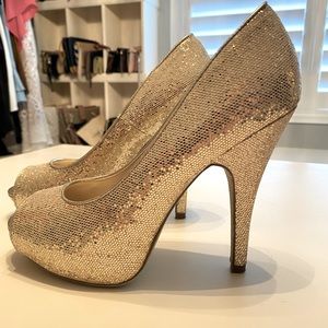 Womens Gold Pumps size 7